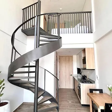 Rooftop & Pool! Beautiful Loft In Center